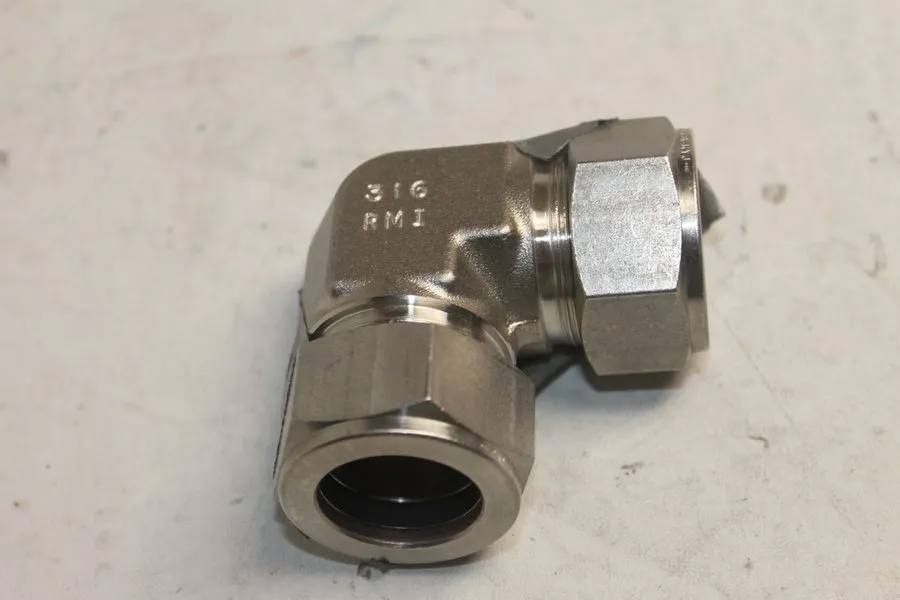 Фитинг Swagelok SS-1610-9 Stainless Steel Tube Fitting Union Elbow, 1 Inch