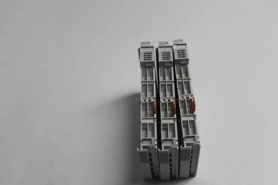 Модуль ввода-вывода WAGO 8-Channel Output Module 24VDC 750-530