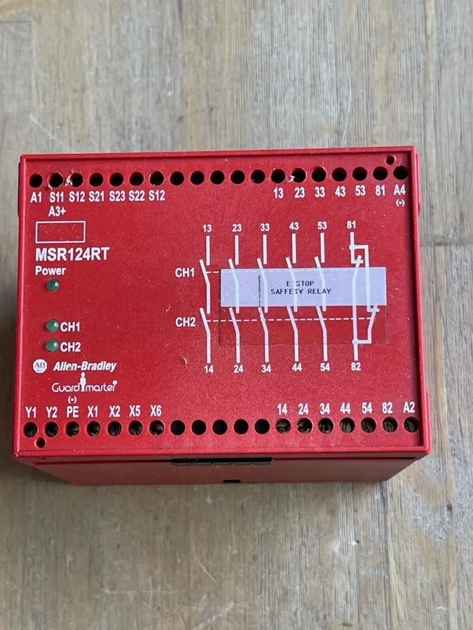Реле безопасности Allen Bradley 440R-G23110 Ser A MSR124RT 24VAC/24DC Safety Rel