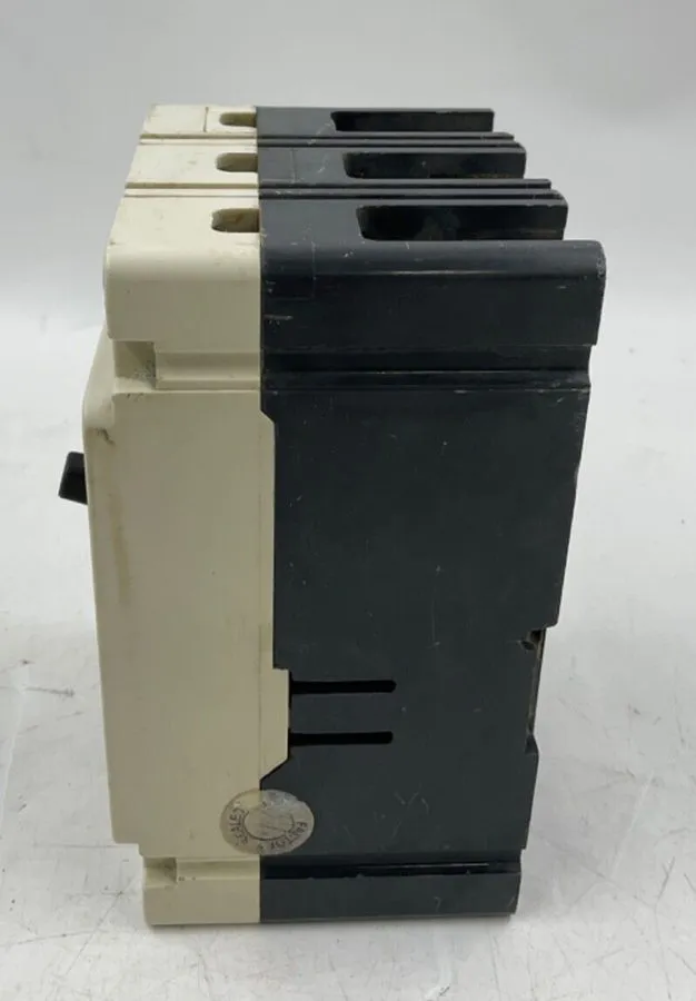 Автоматический выключатель Eaton EHD3070 3 pole 70 amp EHD 14kA@480v EHD14k Circ