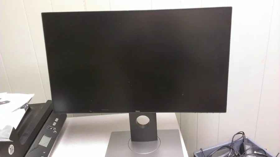 Монитор Dell Ultrasharp U2417H 24" IPS 1920x1080 LCD Backlit Monitor Grade B