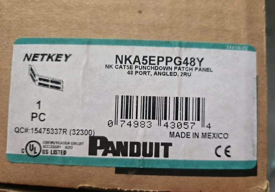 Патч-панель Panduit Netkey Angled 48 Port Patch Panel NKA5EPPG48Y Cat5E 2RU