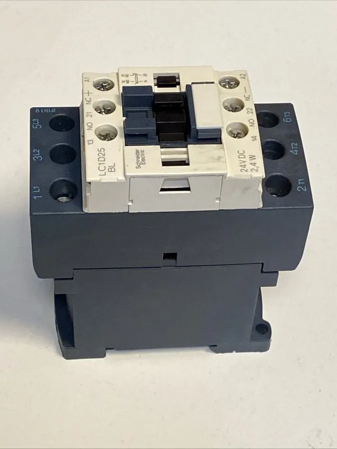 Контактор SCHNEIDER ELECTRIC LC1D25 Tesys Contactor 40A 690V 600V AC IEC/EN 6094 — фото лота 1