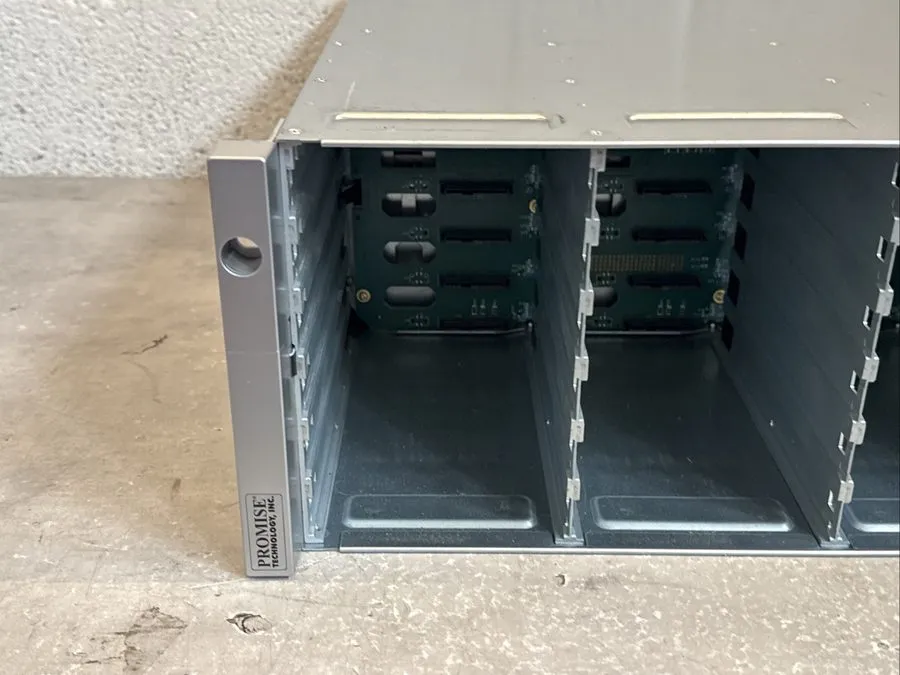 Блок питания PROMISE VTRAK J830S 4U 24-BAY 6G SAS SATA Storage Array with 2x PSU