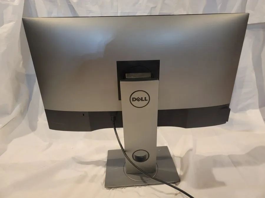 Монитор Dell UltraSharp U2719D 27" QHD LED LCD Monitor W/Stand/Cables AS-IS — фото лота 1