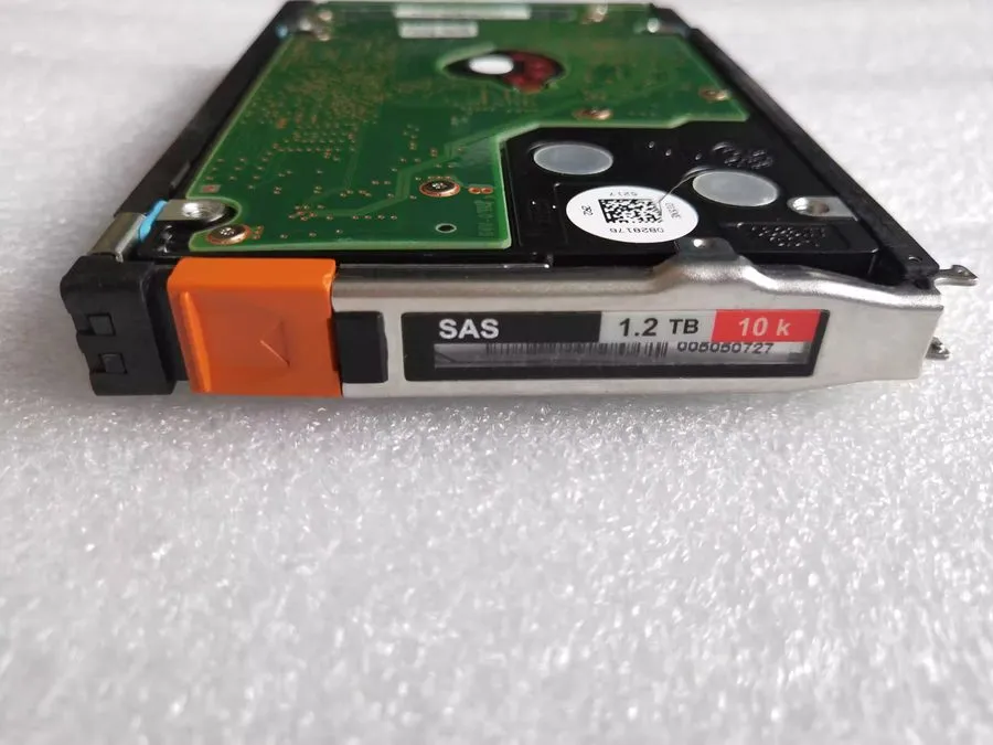 Жёсткий диск EMC 005050727 1.2TB 10K 2.5 "SAS HDD VMAX 100K 200K Storage Hard Di