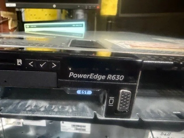 Сервер Dell PowerEdge R630 Server 2x XEON E5 2620 V3 2.4GHz 32GB Perc H330mini N