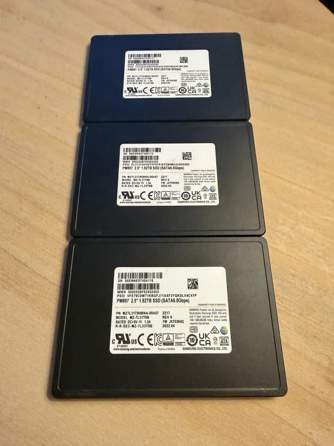 SSD-накопитель Samsung PM897 1.92TB SSD 2.5" 3D TLC SATA III 6G MZ-7L31T9B MZ7L3