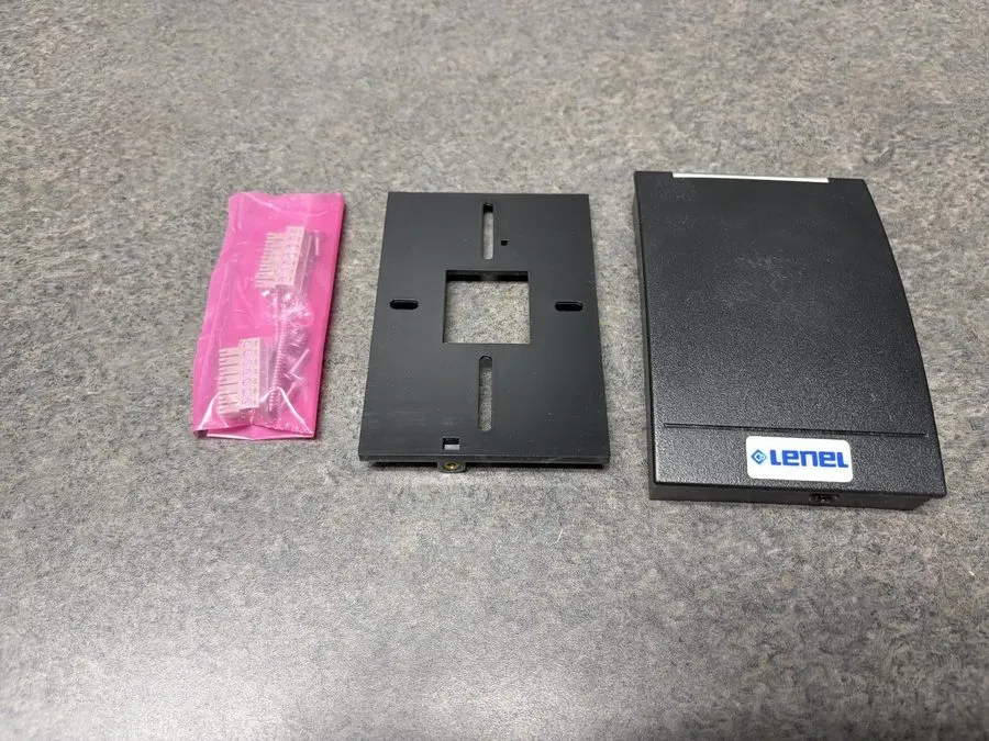 Оборудование видеонаблюдения HID iCLASS SE R40 Wall Switch er 6120CKT0000 RFID — фото лота 2