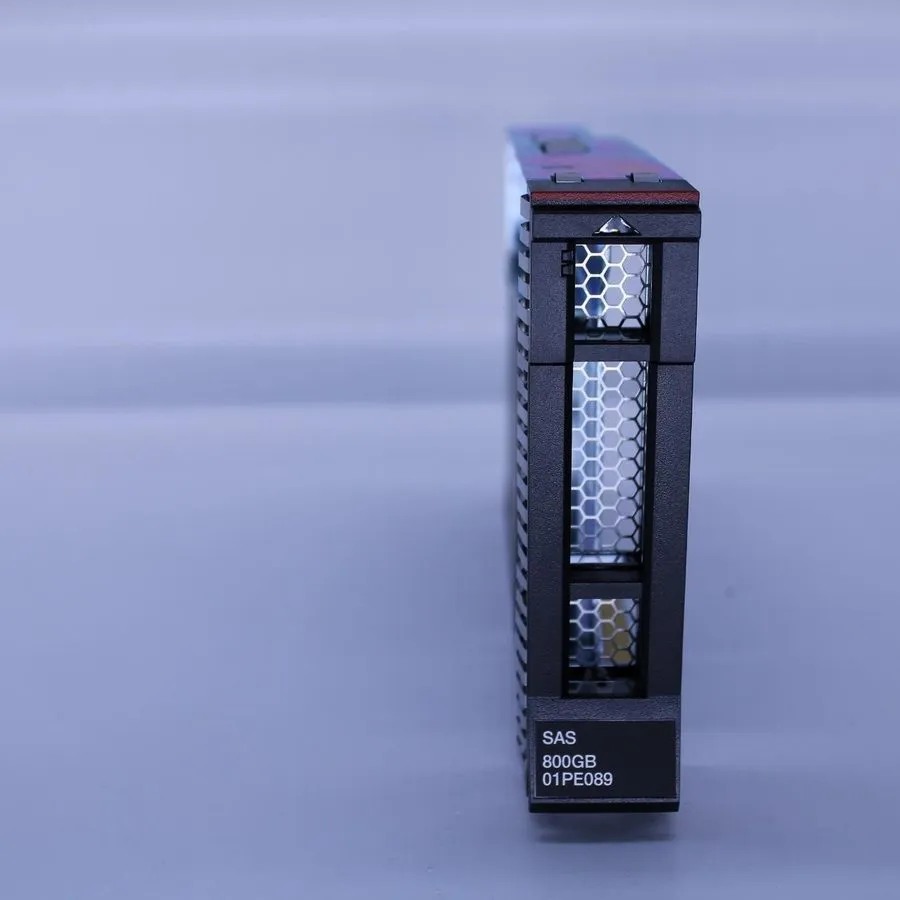 Сервер Lenovo ThinkSystem 800GB 01PE089 4XB7A13657 3.5" 12Gb SAS SSD Solid State