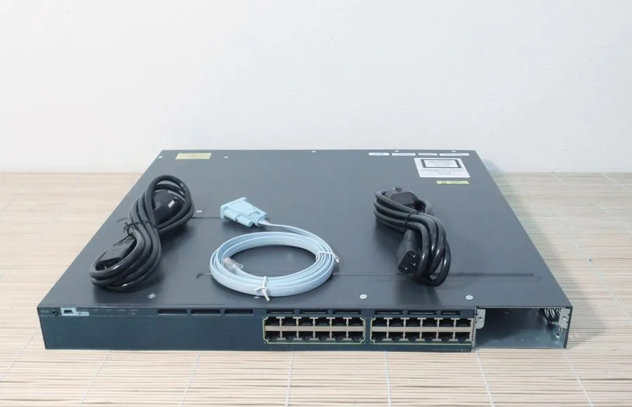 Коммутатор WS-C3560X-24P-L V02 Cisco 3560X 24 Port 1GigE PoE+ Switch W/ 1x C3KX-