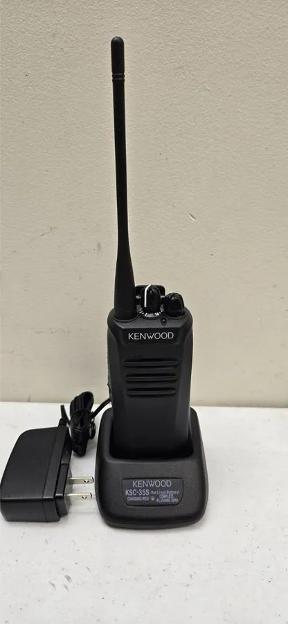 Радиостанция Kenwood NX-340 UHF Digital Portable Radio Very Good Condition