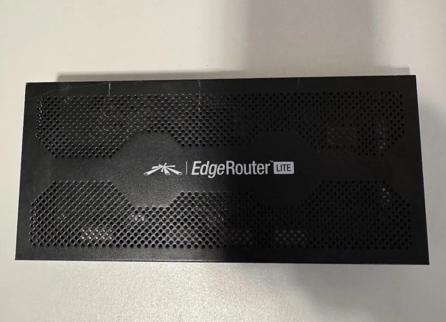Маршрутизатор Ubiquiti Networks ERLite-3 3-Port Gigabit Wireless Router