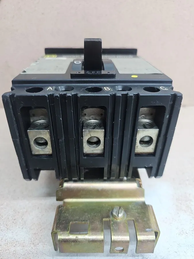 Автоматический выключатель SQUARE D FA34040 FA I-LINE 3 POLE 40 AMP 480v BLACK C