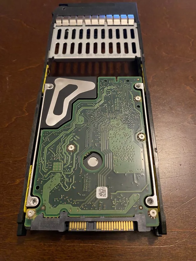 Жёсткий диск Seagate Savvio 10K.6 600GB ST600MM0026 9WL066-003 2,5" 10K 6G SAS H — фото лота 2