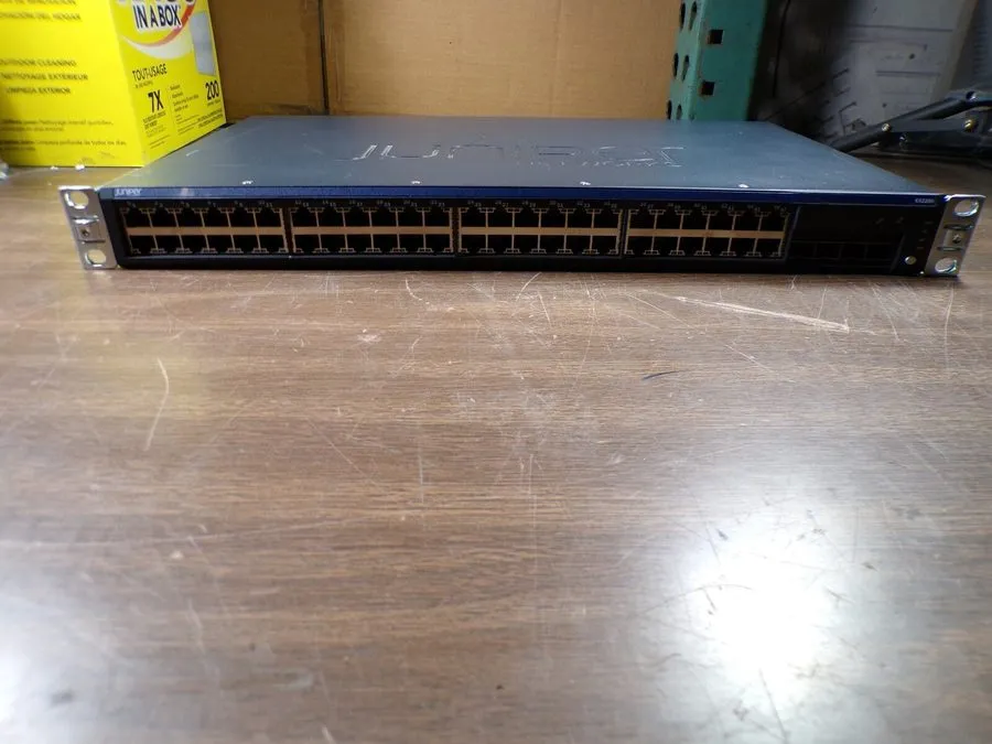 Коммутатор JUNIPER EX2200 48 PORT SWITCH