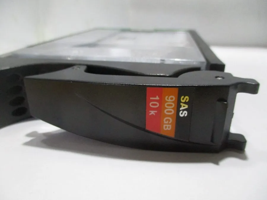 Жёсткий диск EMC 005049924 900GB 10K LFF 6G SAS HDD