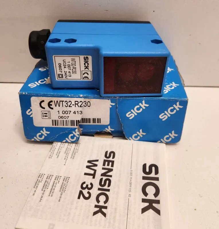 Датчик приближения Sick Proximity PhotoElectric Sensor WT32-R230 100-2000MM 24-2