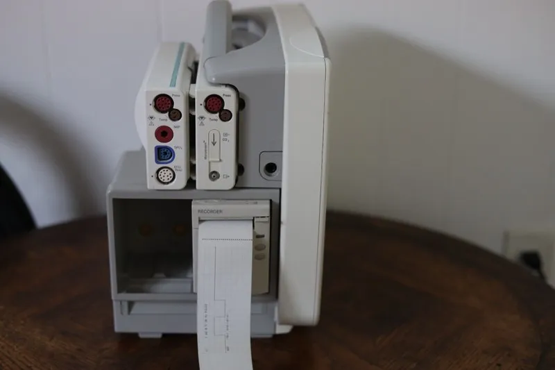 Электрокардиограф Philips IntelliVue MP50 w/ M3015A & M3001A Co2, Spo2, ECG, NIB