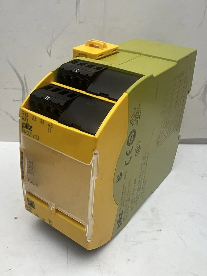 Реле безопасности PILZ 751110 PNOZ S10 C 24VDC Relay, 4n/o 1n/c, 750110 — фото лота 1