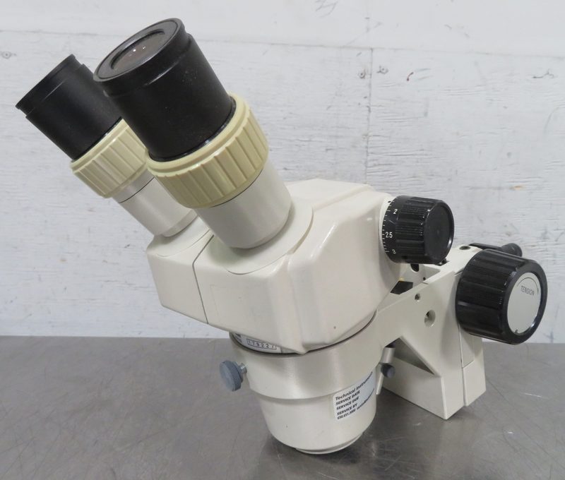 Микроскоп Leica 0.7-3X