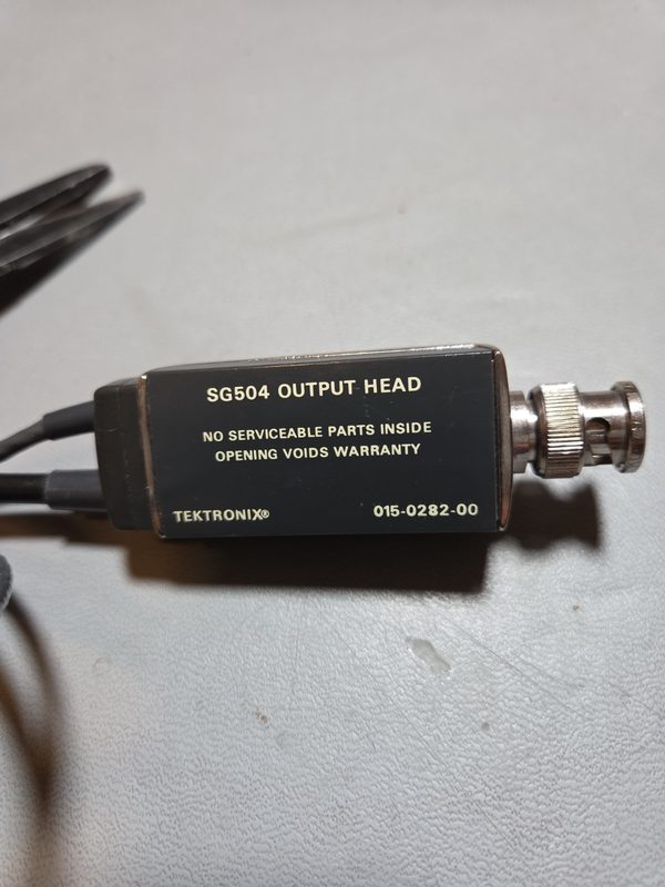 Генератор сигналов Tektronix 015
