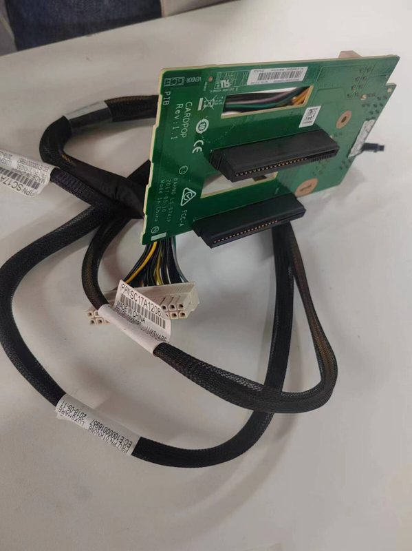Бэкплейн Lenovo 01GV302