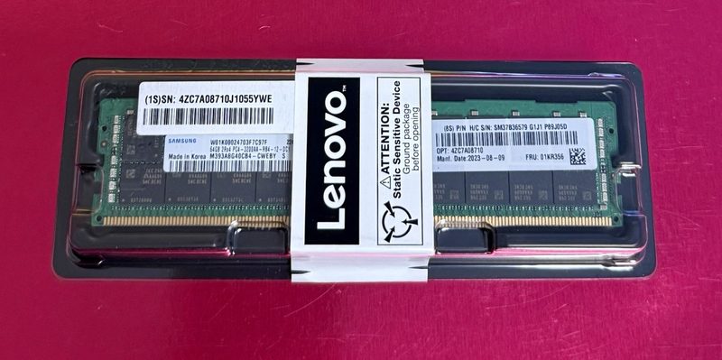 Модуль памяти Lenovo 01KR356
