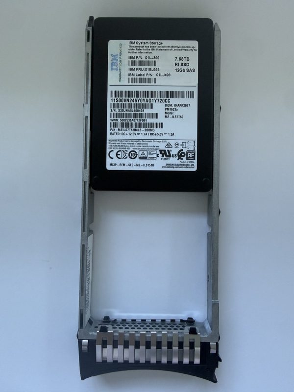 SSD-накопитель IBM 01LJ399