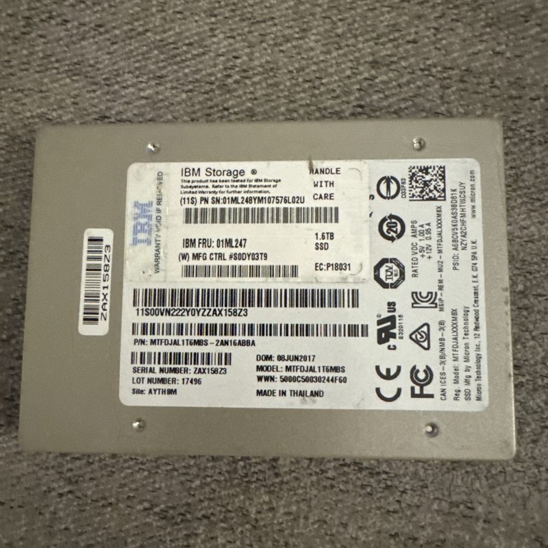 SSD-накопитель IBM 01ML247