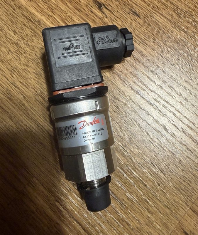 Датчик давления Danfoss 060G1430