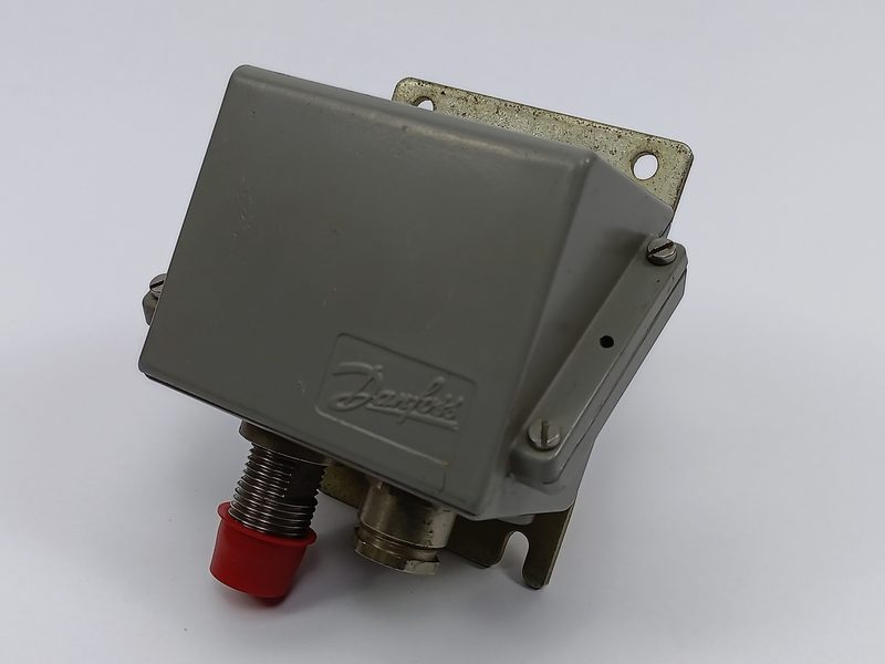 Датчик давления Danfoss 084G2104