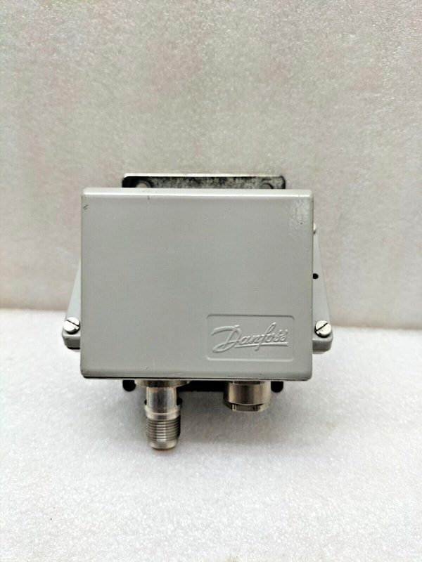 Датчик давления Danfoss 084G2211