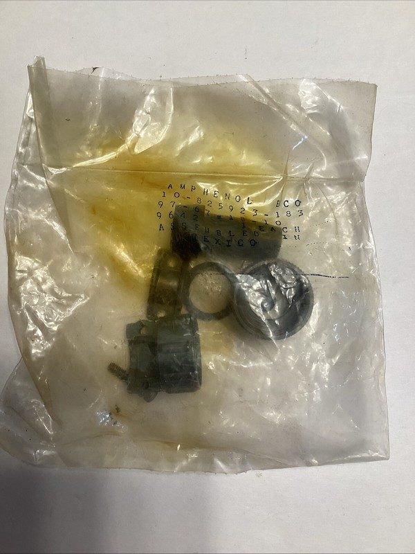 Разъём Amphenol 10-825923-183