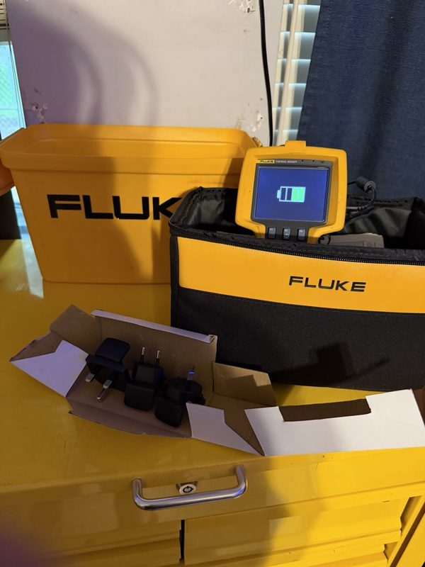 Тестер Fluke 100