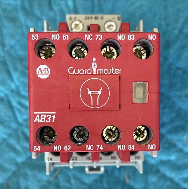 Реле безопасности Allen-Bradley 100S-F