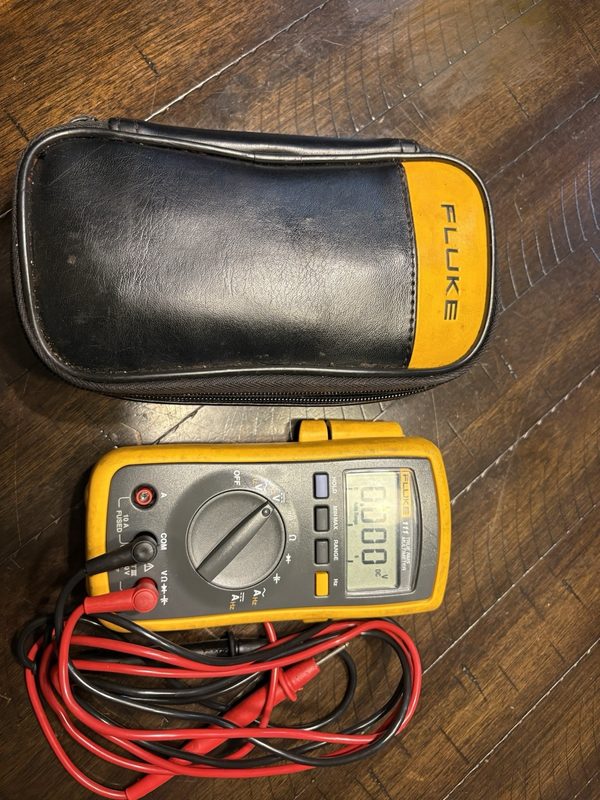 Мультиметр Fluke 111