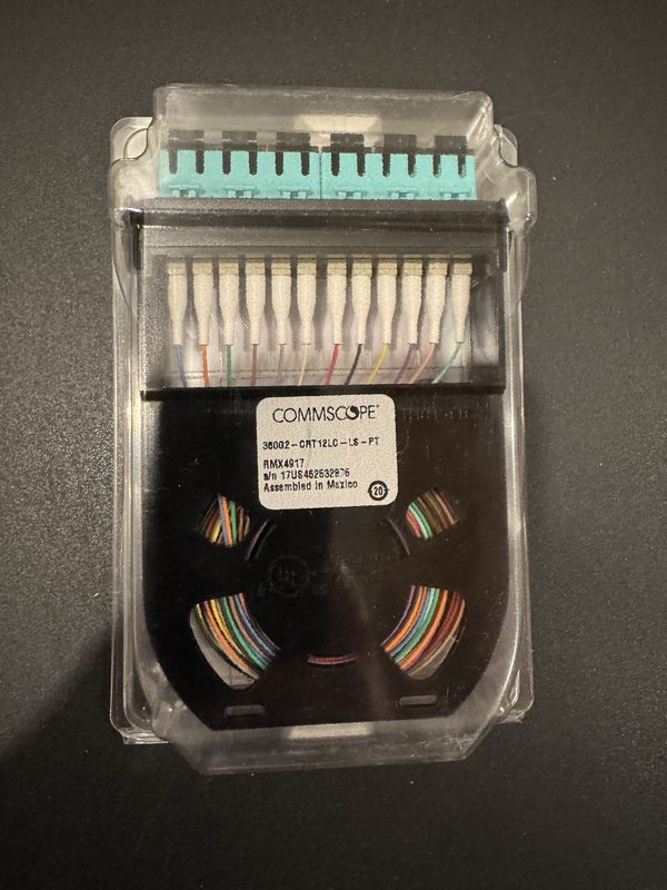 Оптическая кассета CommScope 12LC-LS-AQ-PIGTAILS