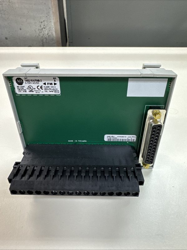 ПЛК Allen-Bradley 1492-RAIFM8-3