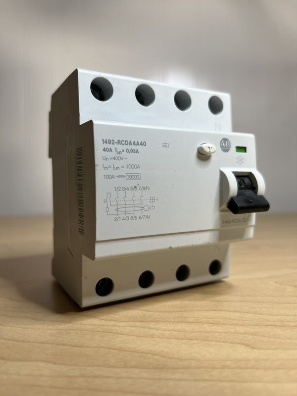 Автоматический выключатель Allen-Bradley 1492-RCDA4A40