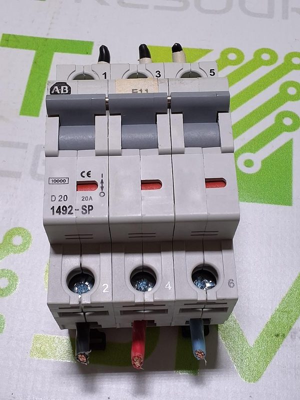 Автоматический выключатель Allen-Bradley 1492-SP3D200