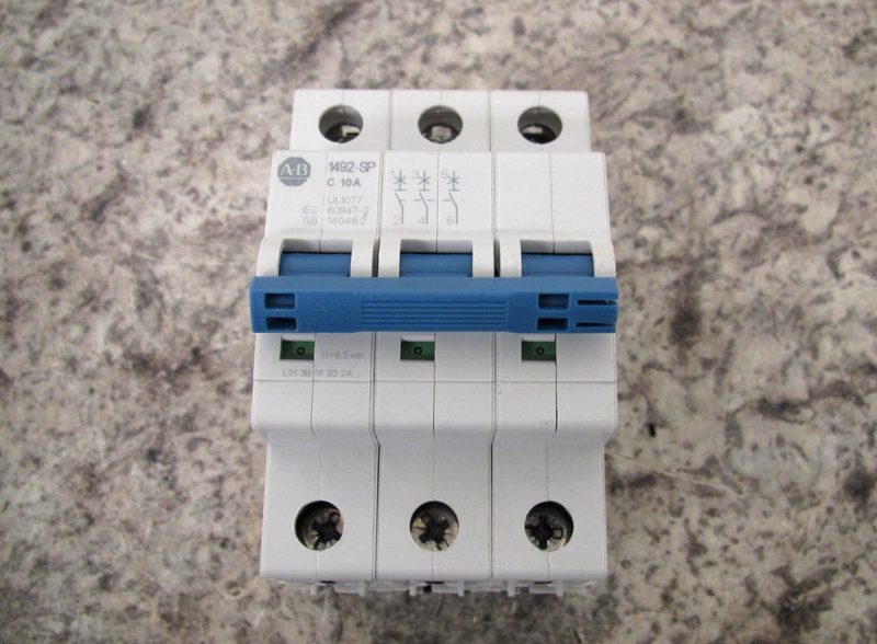 Автоматический выключатель Allen-Bradley 1492-SPM3C100