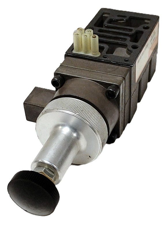 Регулятор давления Numatics 152RS100J016W