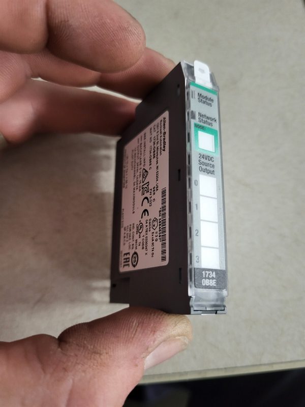 Модуль ввода-вывода Allen-Bradley 1734-0B8E