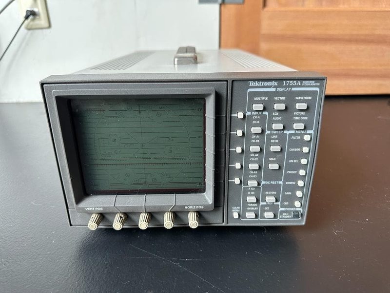 Тестер Tektronix 1755A