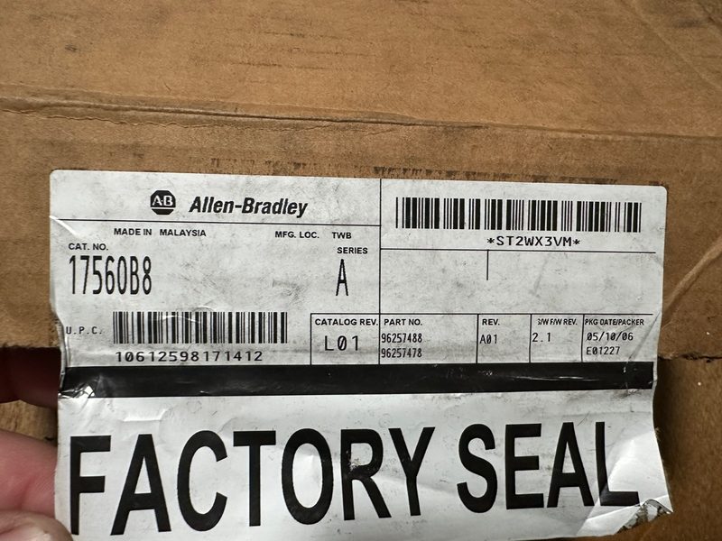 ПЛК Allen-Bradley 1756-0B8
