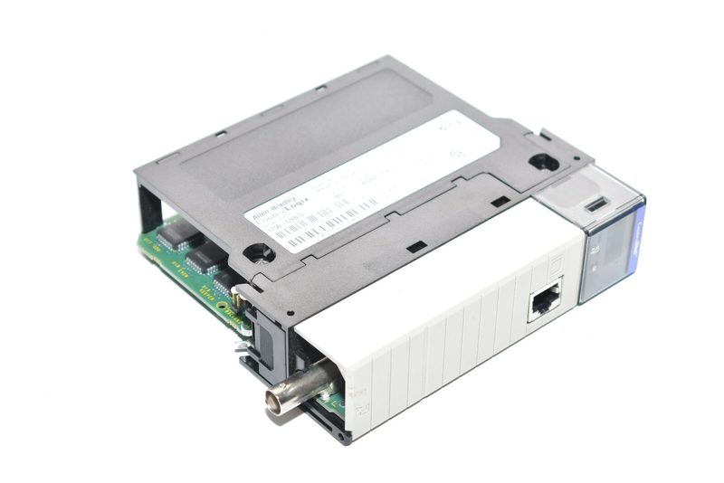 Коммуникационный модуль Allen-Bradley 1756-CNB/D