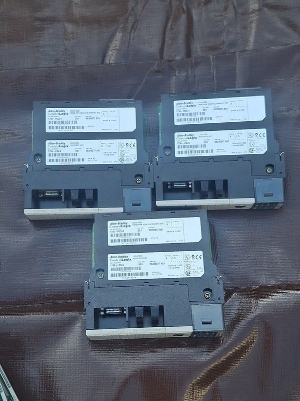 ПЛК Allen-Bradley 1756-M22