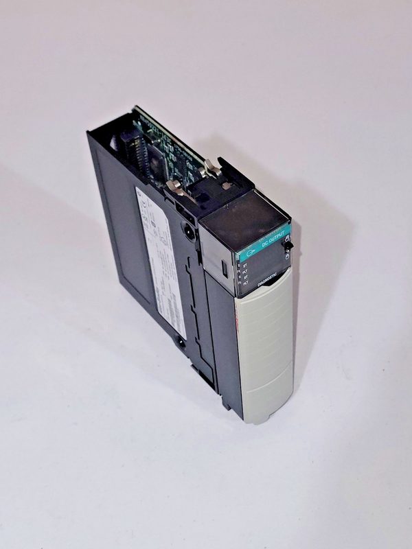 Модуль ввода-вывода Allen-Bradley 1756-OB16D