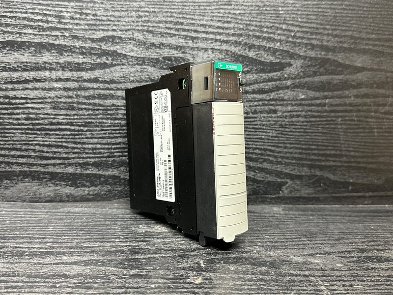 Модуль ввода-вывода Allen-Bradley 1756-OB32